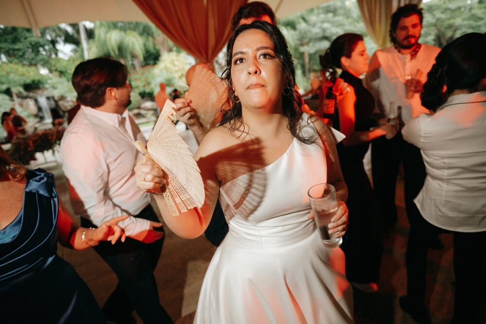 Erika & Nathan · La noche · 85